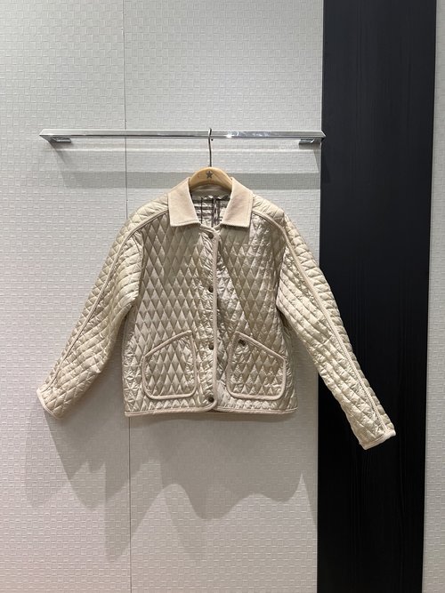 Burberry Quilted Jacket with Logo and Lining in a Distinctive Style