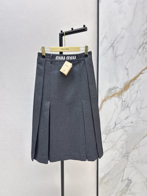 Miu Miu Letter-Embroidered Imported Material Mid-Length Pleated Skirt