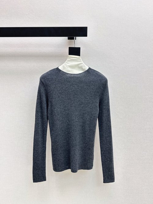 Max Mara Minimalist Round Neck Wool Base Layer, Comfortable and Practical
