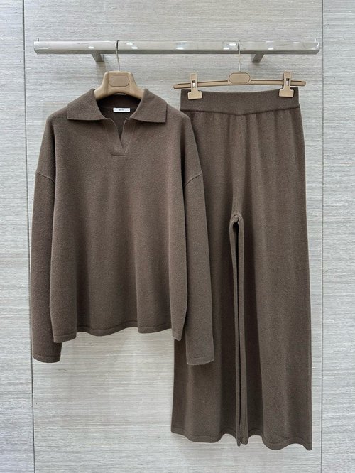 The Row Exclusive Row-Style Polo Collar Wool Suit: Elegant and Versatile