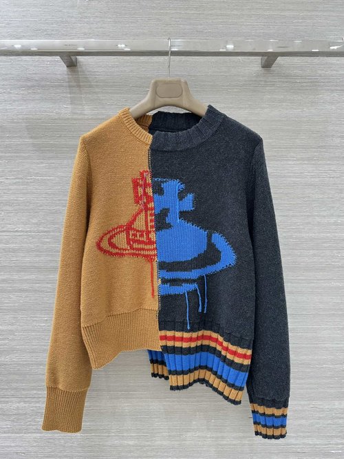 Vivienne Westhood Stylish Color-Blocked Knit Long-Sleeve Top with a Soft Texture