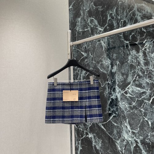 Miu Miu Checkered Slit Skirt with Modern Tailoring for Daily Use