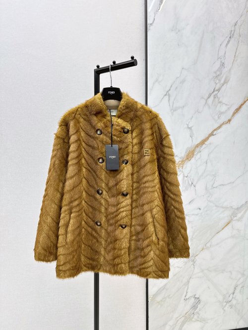 Fendi Faux Fur Fox Fur Coat, Warm and Good-looking