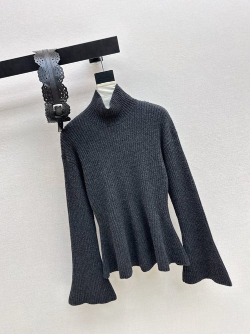 Max Mara Exclusive Wool Yarn and Belted Horn-sleeved Turtleneck Sweater