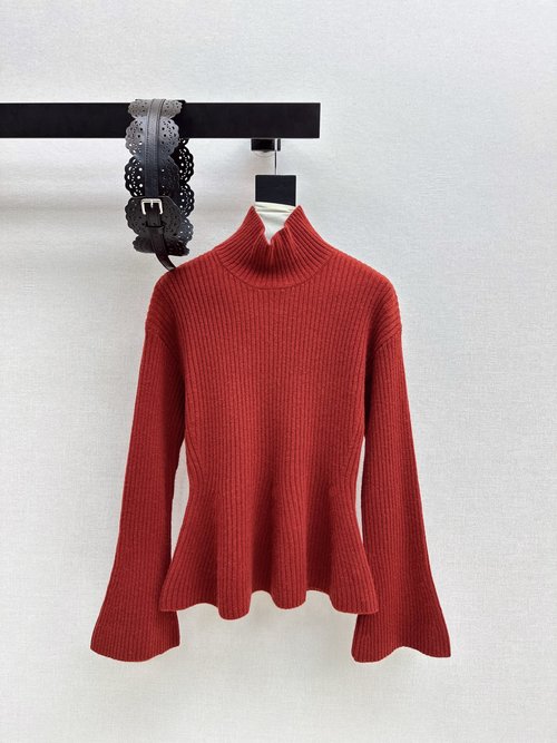 Max Mara Horn-Sleeved Turtleneck Sweater with Wool Yarn and Belt