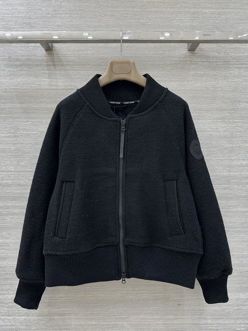 Canada Goose Exclusive Fluffy Woolen Hoodie, Classic Design, Highly Versatile