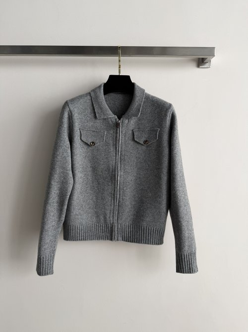 Loro Piana Premium Wool Zip-Up Coat, Sophisticated Design with Practical Pockets