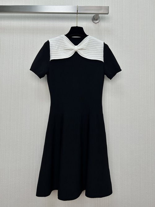 Valentino Chic Short-Sleeved Knit Dress with Bow Design