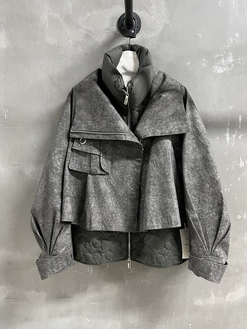 Brunello Cucinelli Classic Old-Money Style 90% White Goose Down Filled Jacket