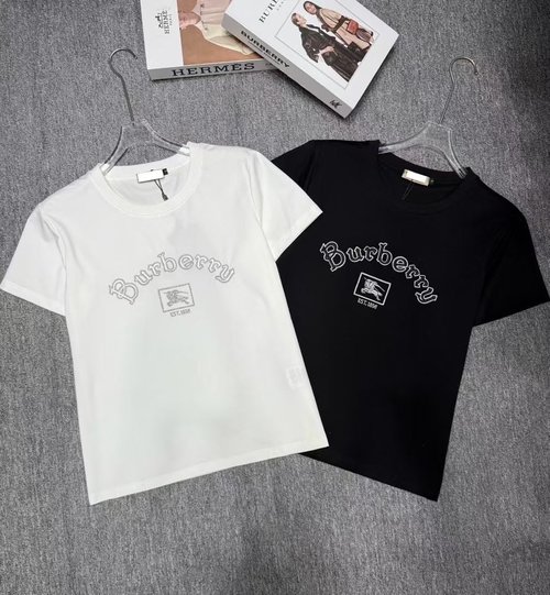 Burberry Spring/Summer Essential: Embroidered T-shirt with Soft and Stretchy Fabric