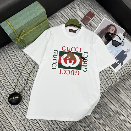 Gucci Soft Cotton Round Neck T-Shirt with Brand & Horse Pattern