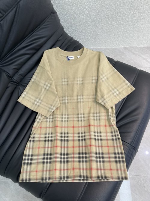 Burberry Customized Checked Short - Sleeve T - Shirt in British Style