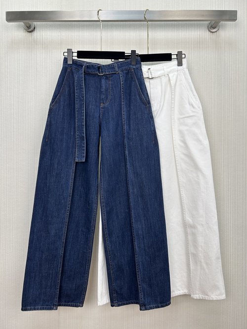 Loewe Fashionable Wide-Leg Jeans with Custom Wash