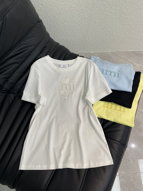Ami Comfortable Cotton Short-Sleeve T-Shirt with Beaded Letter Logo