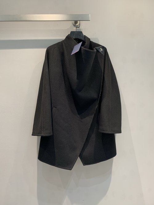 Louis Vuitton Mid-length Wrap Coat in Silk-Wool Blend with Big Lapel