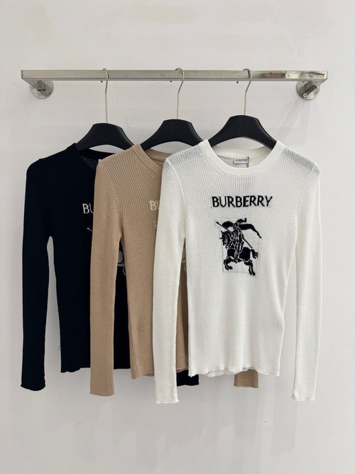 Burberry Round Neck Knit Sweater with Logo and Knight Design