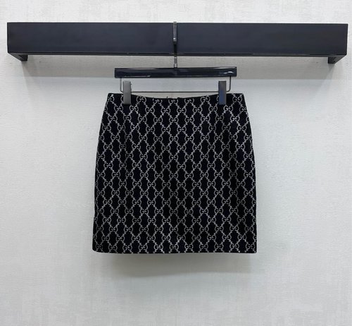 Gucci Studded High-Waist Pencil Skirt with Zipper Closure