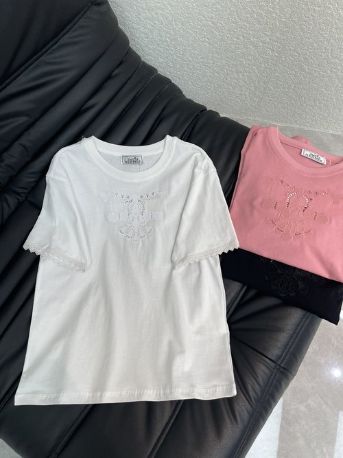 Hermes Cut-Out Embroidered Logo Short-Sleeve T-Shirt with Lace Cuffs