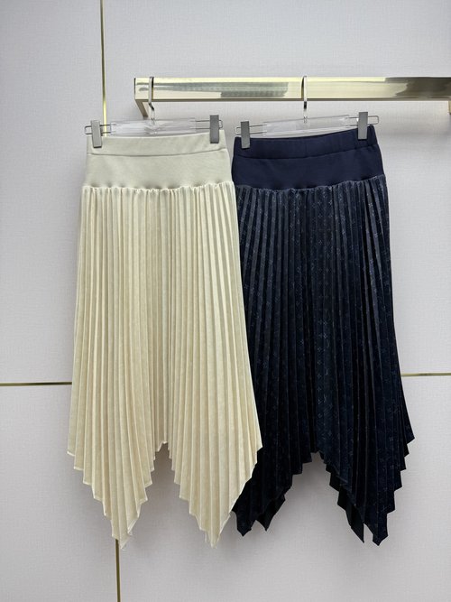 Louis Vuitton Pleated Vintage Floral Skirt with Elastic Waistband