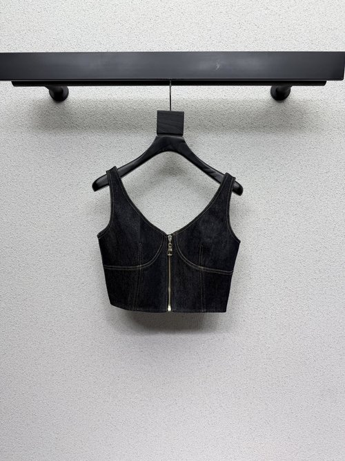 Louis Vuitton Imported Denim Sleeveless Top, High-End Details