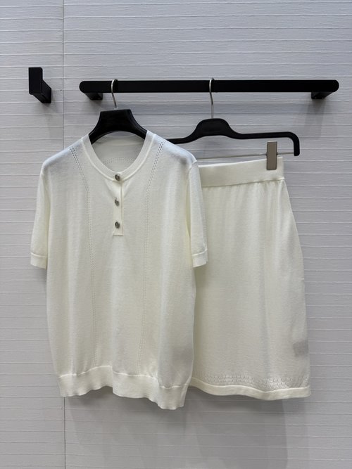 Hermes Knit Set: Hollow H Pattern for Elegant Look