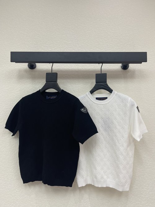 Louis Vuitton Luxurious Logo Jacquard Short-Sleeve with PU Leather Label