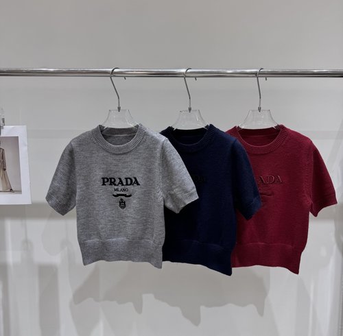 Prada New Embroidered Letter Short-sleeved Sweater