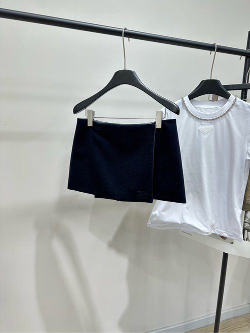 Prada Elegant Reversible Wool Jacket with Subtle Embroidery