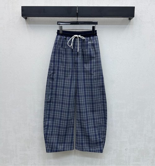 Miu Miu Stylish Linen Trousers with Checked Pattern