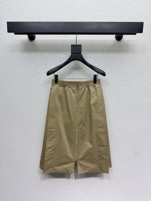 Louis Vuitton Khaki Zippered Skirt with High-Quality Craft