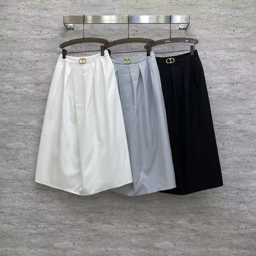 Dior Elegant High-Waisted A-Line Cotton Skirt with Metal Buttons