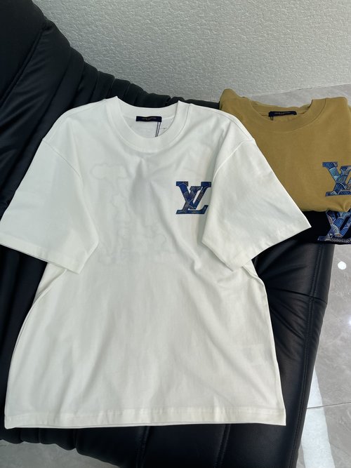 Louis Vuitton Loose-Fit Blue Patch Embroidery Short-Sleeve Tee: Heavyweight Washed Cotton, Ribbed Neck