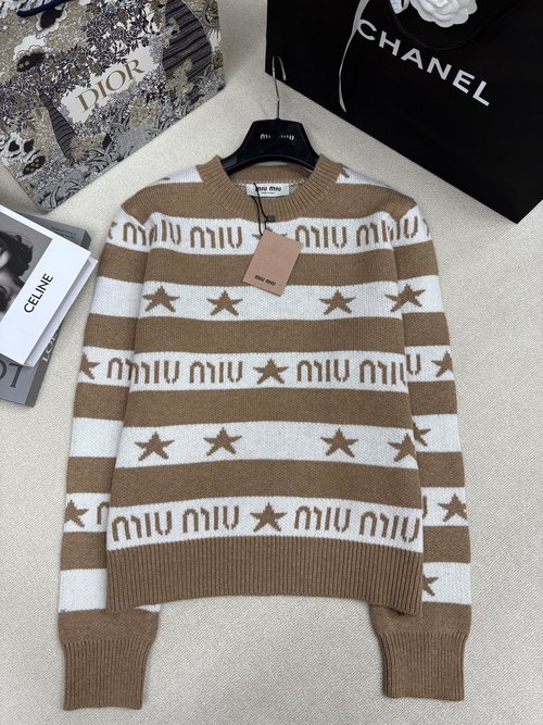 Miu Miu Elegant Color Block and Logo Jacquard Knitted Pullover