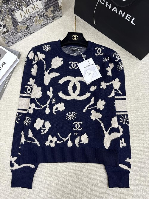 Chanel Timeless Knitted Pullover with Double C Logo Flower Jacquard