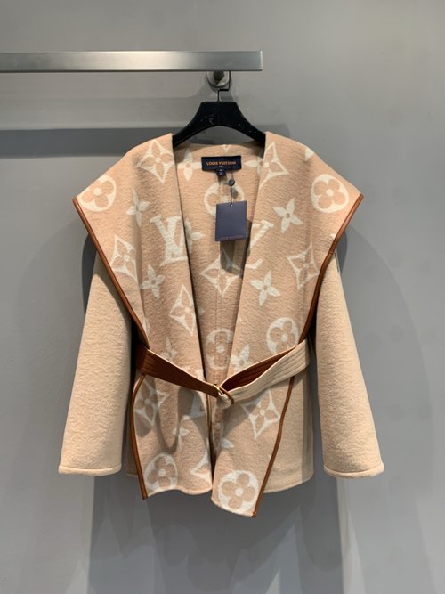 Louis Vuitton Stylish Wool Silk Blend Wrap Coat with Broad Collar
