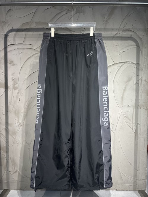 Balenciaga Sports Series Spliced Color-blocked Reflective Sports Pants in Black