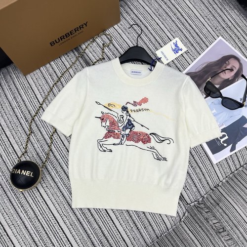 Burberry Equestrian Knight Embroidered Short Sleeve Top
