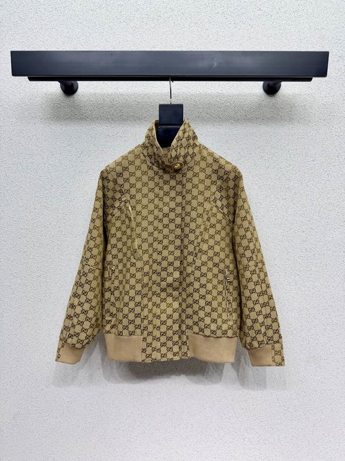 Gucci Stylish Khaki Jacket, Lightweight and Fashion