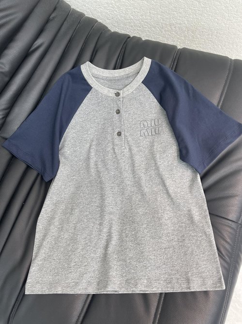 Miu Miu College - Style Brand - Embroidered Contrast Raglan Tee