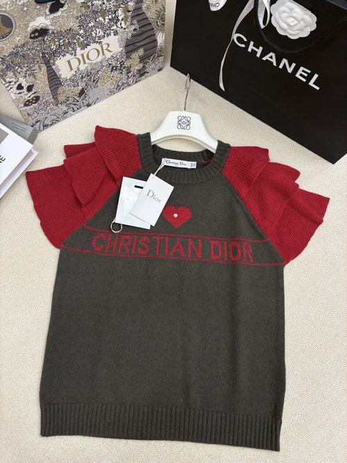 Dior Short-Sleeved Knitwear with Contrast Raglan and Lotus Leaf Sleeves