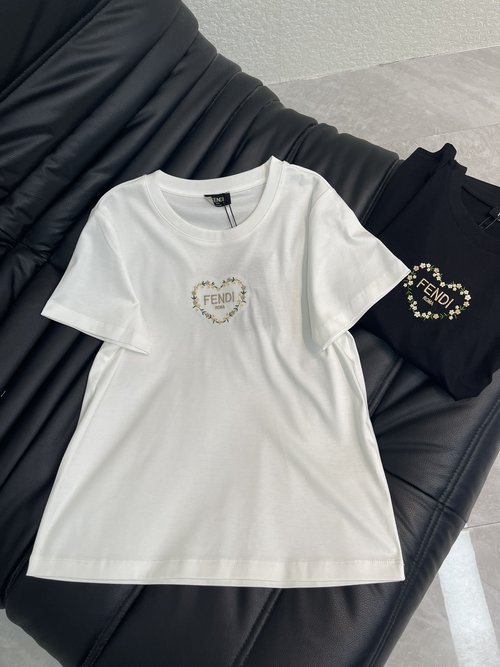 Fendi Embroidered Heart and Flower Cotton Short-Sleeve T-Shirt
