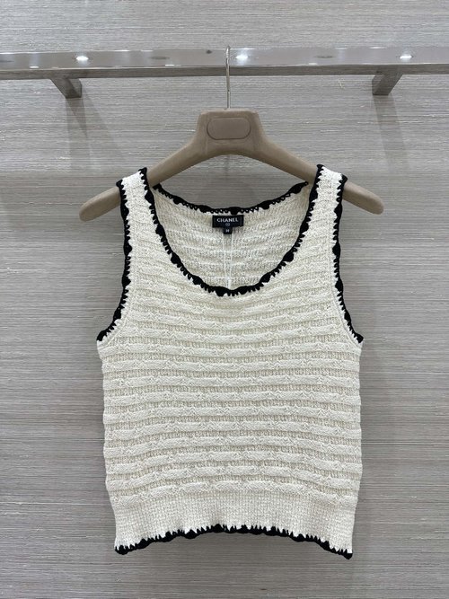 Chanel Elegant Hand - hooked U - neck Silk - cotton Vest with Hollow