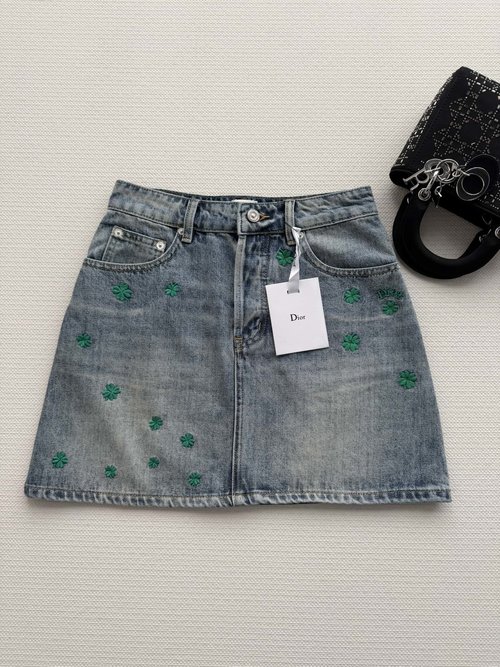 Dior Elegant Four-Leaf Clover Denim Skirt for All Occasions