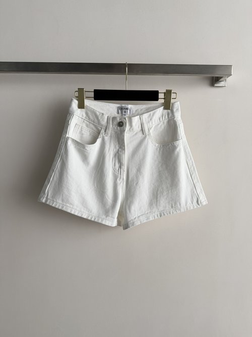 Chanel Super-Versatile Vintage White High-Waisted Denim Shorts