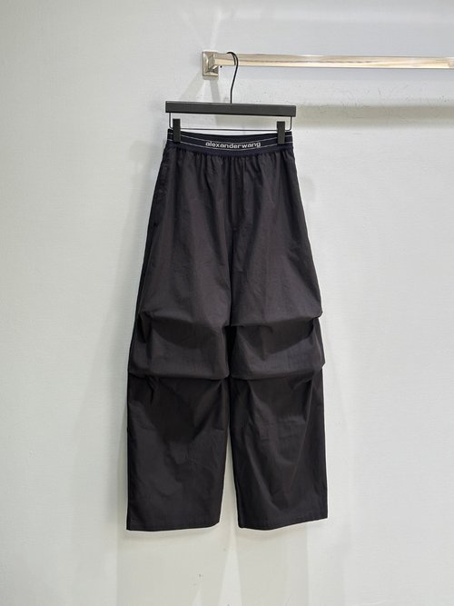 Alexander Wang Mid-Rise Knee Pleated Pants with Loose Fit and Ankle Stacking