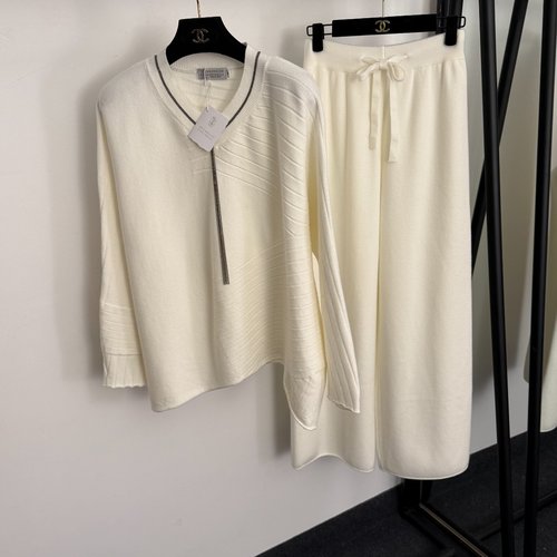 Loewe Knit Set with Indentation Stripe and Tassel Bead Chain