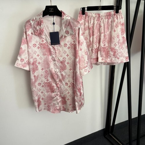 Louis Vuitton Pink Home - Style Casual Set with Floral Logo Print Shirt and Shorts
