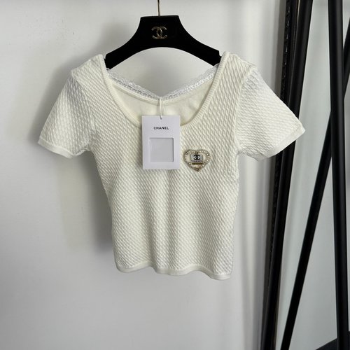 Chanel Pearl Heart Lace-Spliced Knit Top in Beige & Black