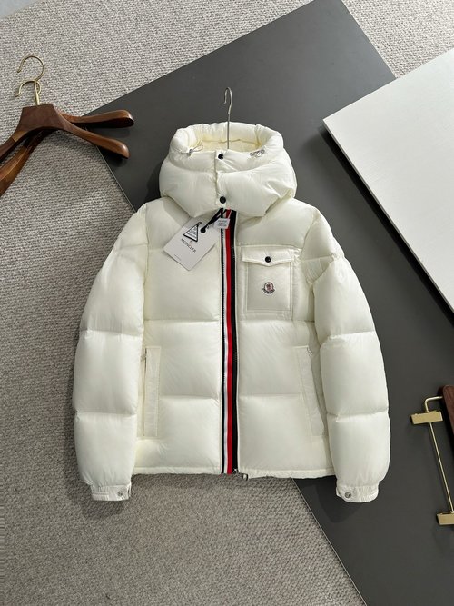 Moncler Premium Down Jacket with Excellent Features