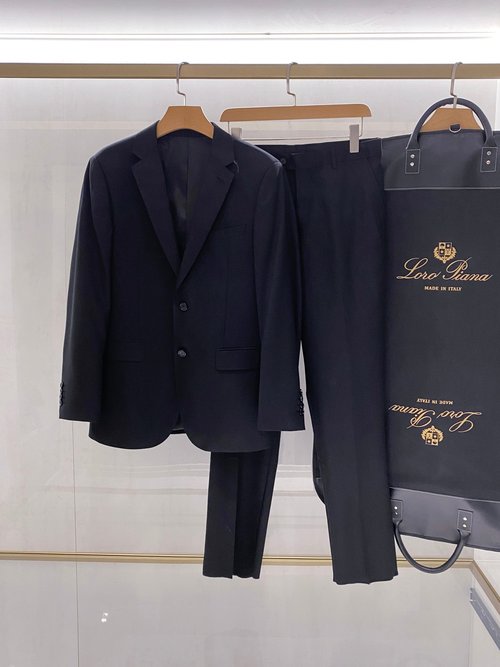 Prada Exclusive Wool Suit Set: Elegance and Comfort